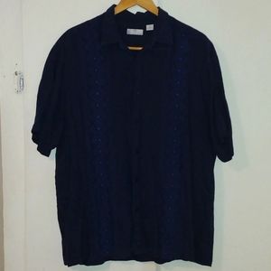 Cafe Luna. XL. Blue shirt white pattern on front.